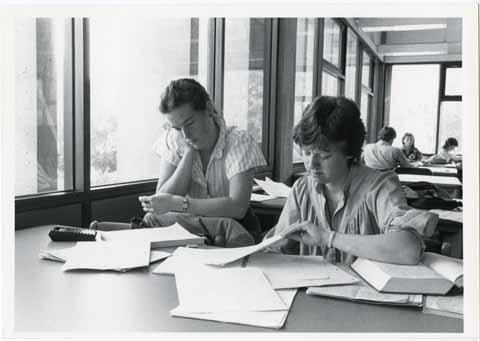 [Students studying in Kennedy Library]